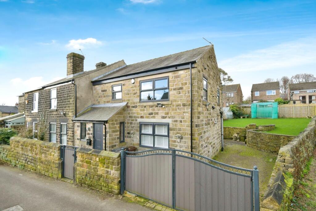 Main image of property: Middle Lane, Grenoside, S35