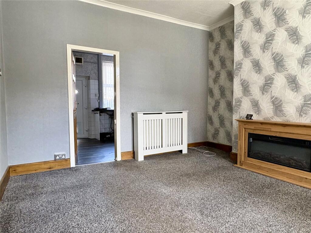 House in Oldham, Greater Manchester - View 5