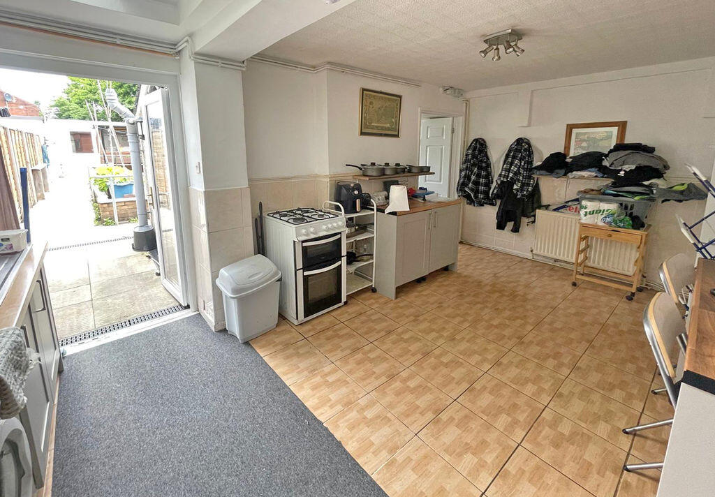 House in Newport - View 4
