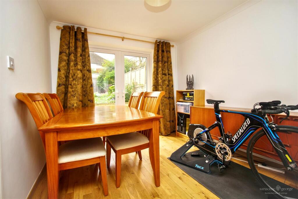 Brockley Close, Tilehurst, Reading – pohled 4