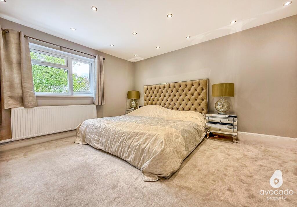 House in Purley on Thames, West Berkshire - More