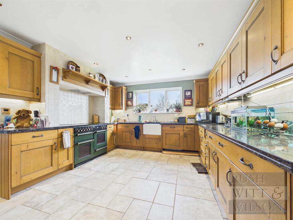 4 bedroom detached house for sale in Standard Hill, Ninfield