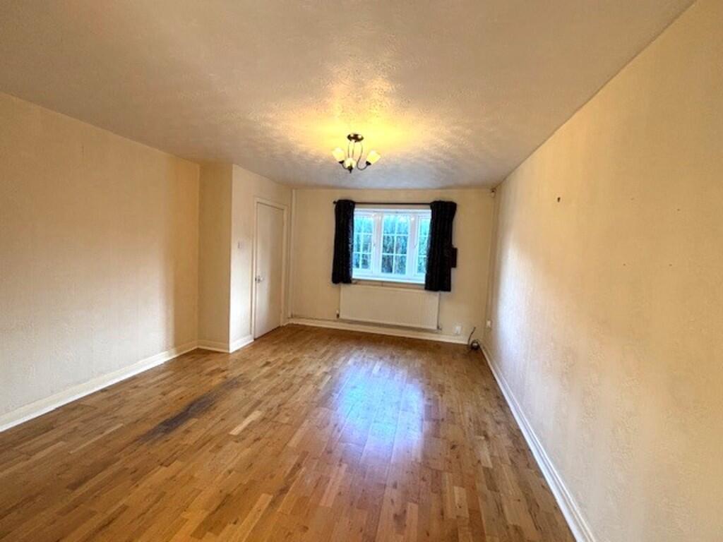 Wilderswood Close  photo 2