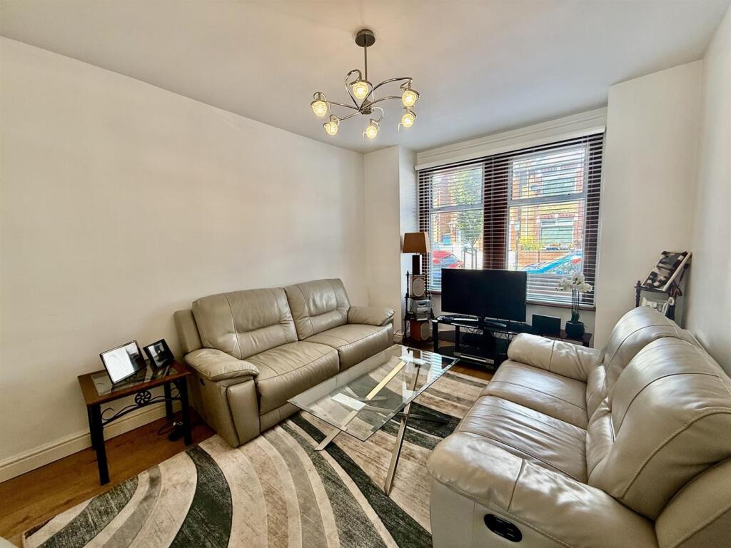 House in Southall - View 3