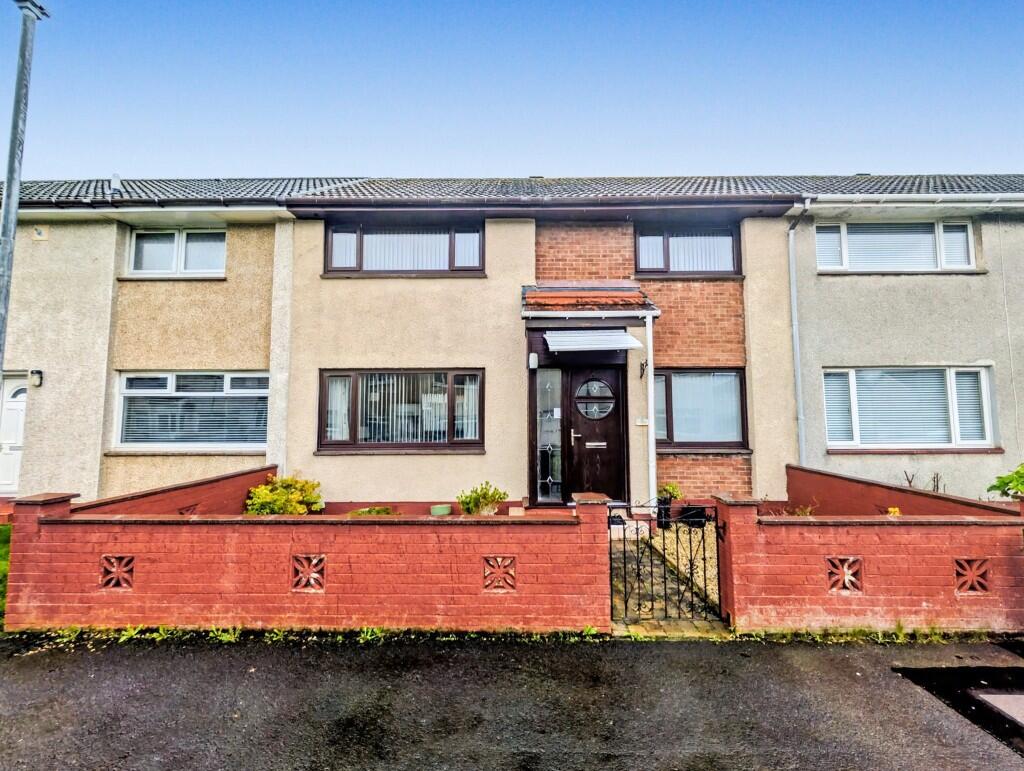 Main image of property: 38 Lomond Place, Irvine, KA12 9PG