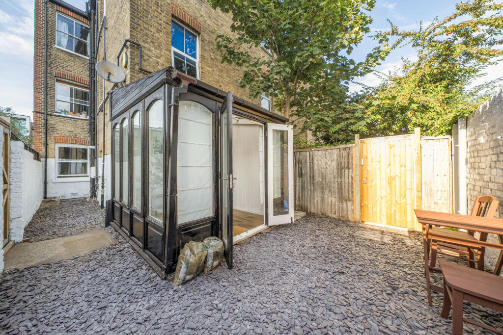Apartment in London, Myatt's Fields, Loughborough Junction - More