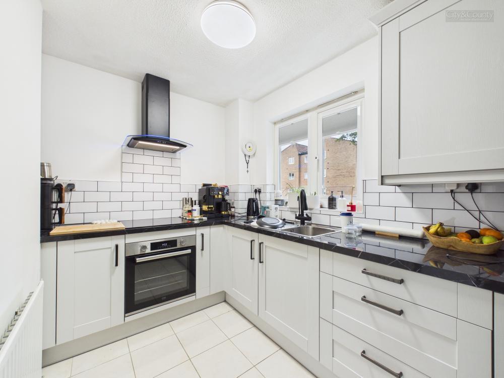 Apartment in Peterborough, South Bretton, Bretton - View 4