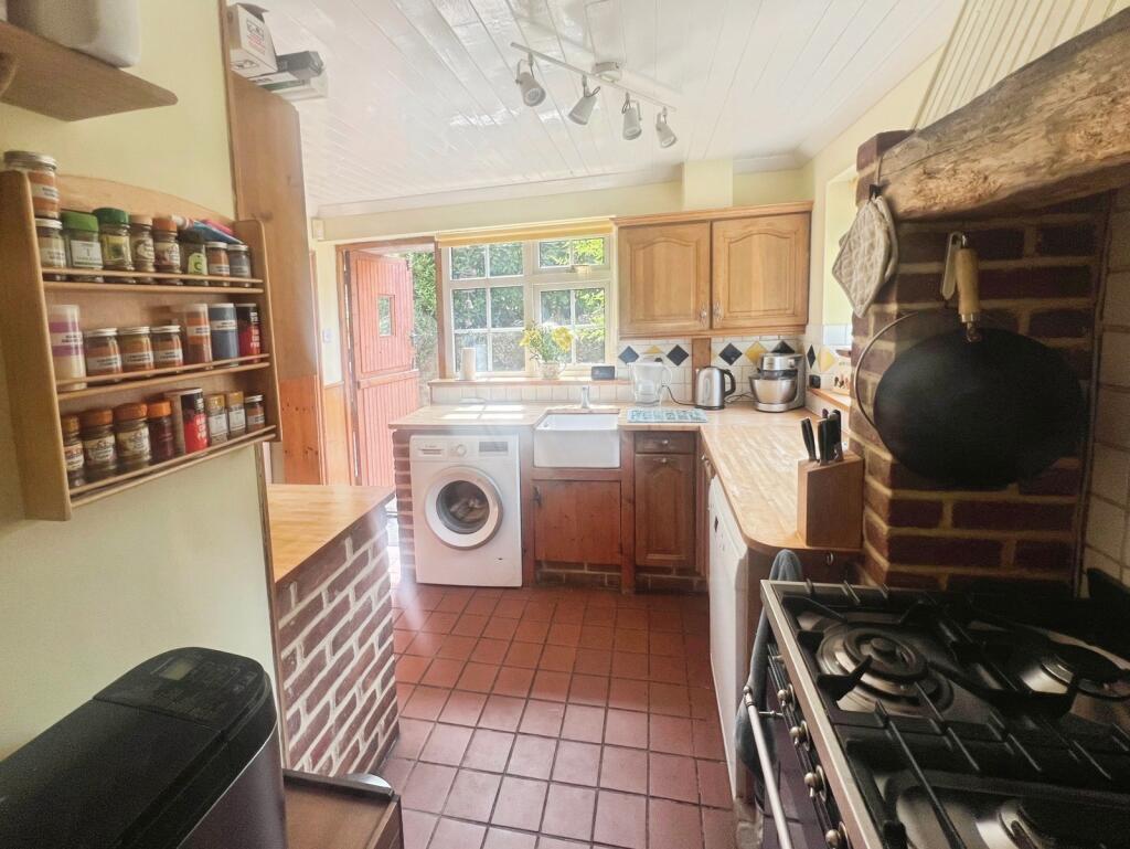 The Street, Newnham, Sittingbourne, Kent, ME9 photo 4