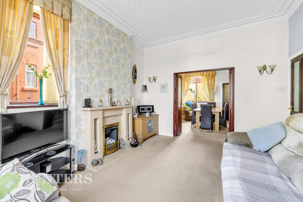 House in Oldham, Greater Manchester - View 5