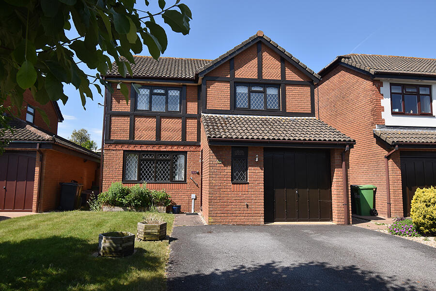 4-bed detached on Brownlees, Exminster, Exeter, EX6, £460,000