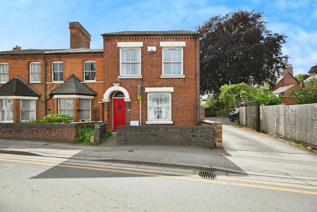 4-bed terraced on Lower Hillmorton Road, Rugby, £235,000