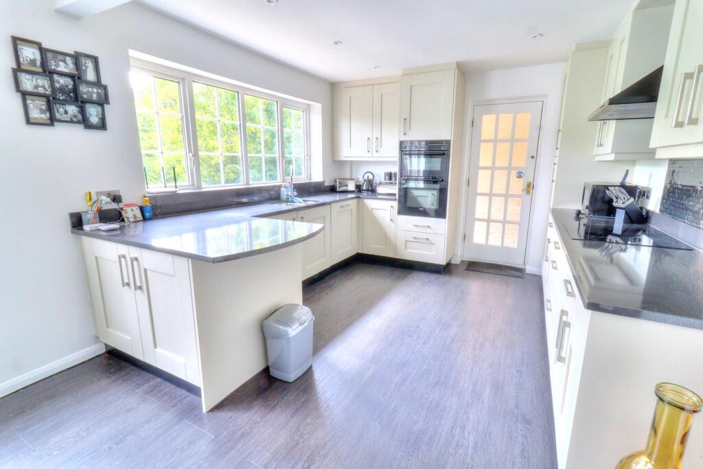 House in Lane End, Buckinghamshire - More