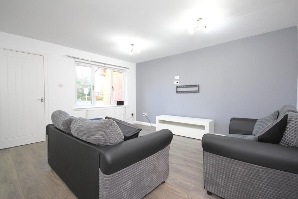 3 McTaggart View, Dalrymple, KA6 6QH photo 3