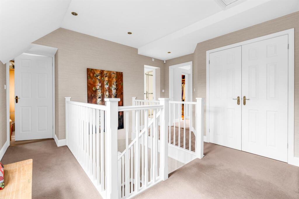 Additional image 23 of Canonsfield Road, Welwyn