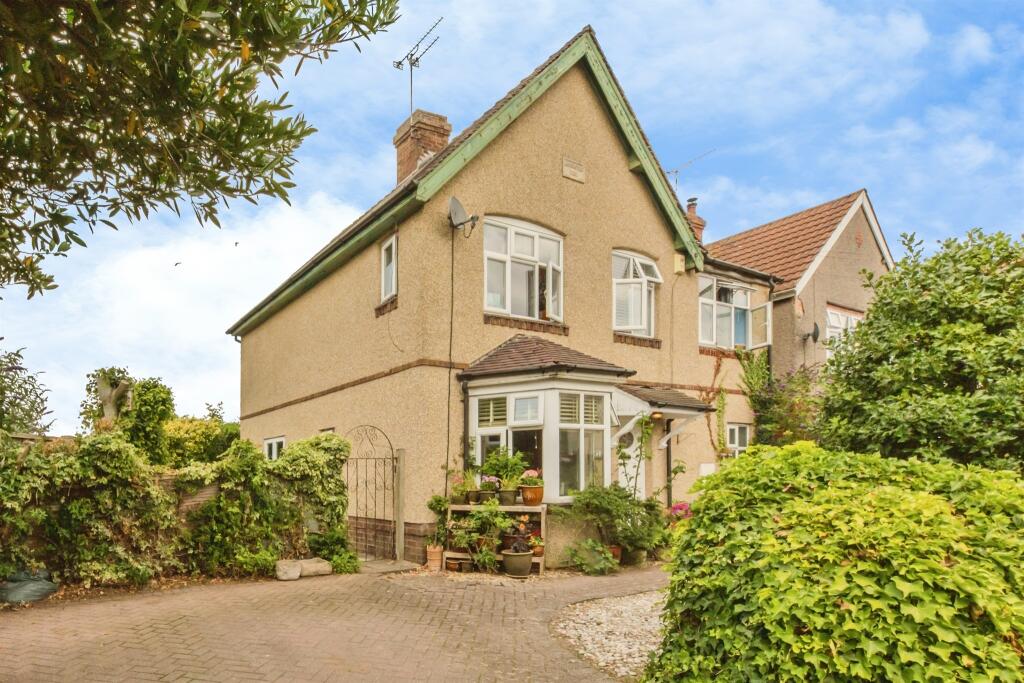 Main image of property: Alexandra Crescent, Uttoxeter