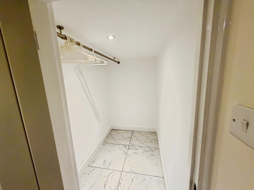 Apartment in Watford - More