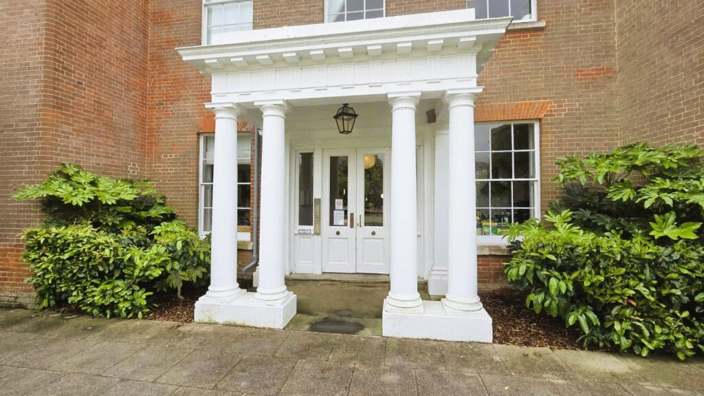 Main image of property: North Square, Knowle, Fareham, Hampshire, PO17