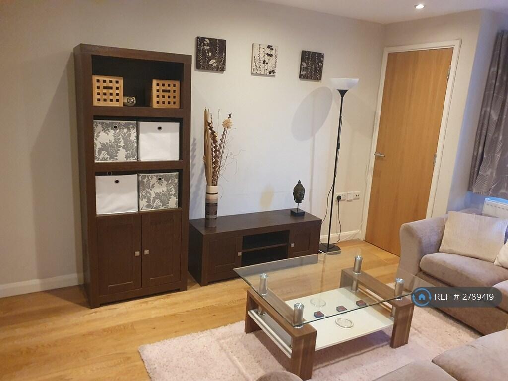 Main image of property: High Street, London, W3