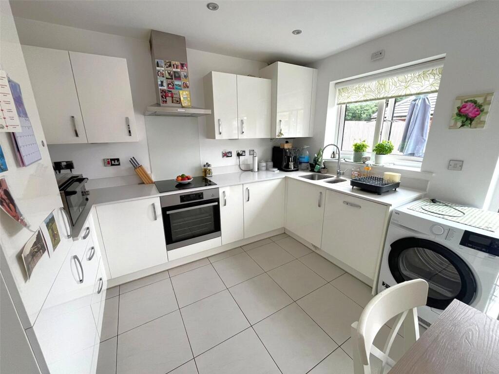 Blue Hut Way, Basingstoke, Hampshire, RG23 photo 3