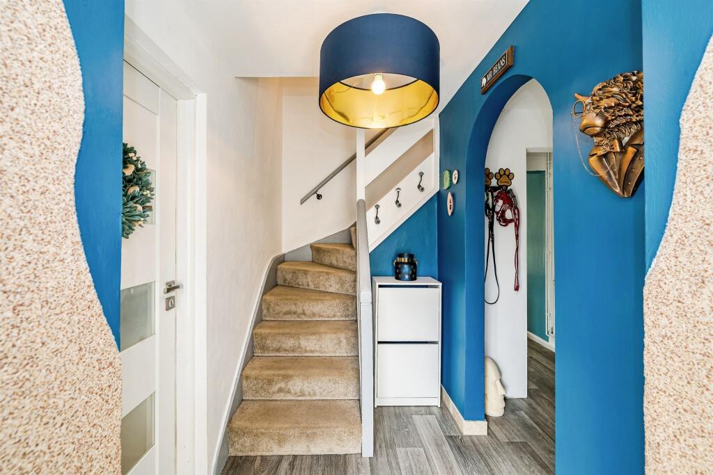 House in Aylesbury, Buckinghamshire - More