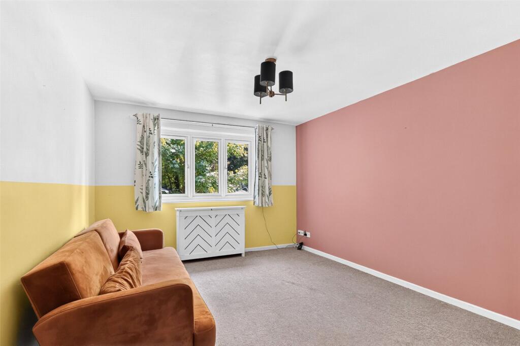 Apartment in Bracknell - View 4