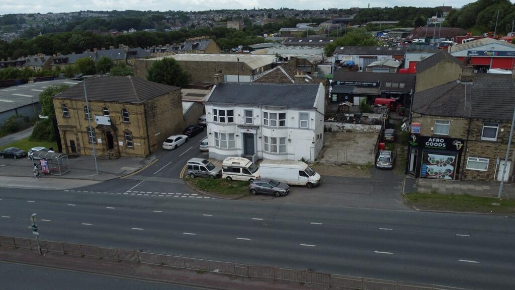 Main image of property: 343 Wakefield Road, Bradford, BD4 7NB