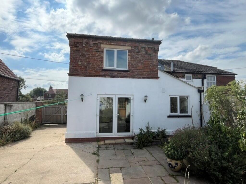 House in West Lindsey, Saxilby, Saxilby with Ingleby CP - View 2