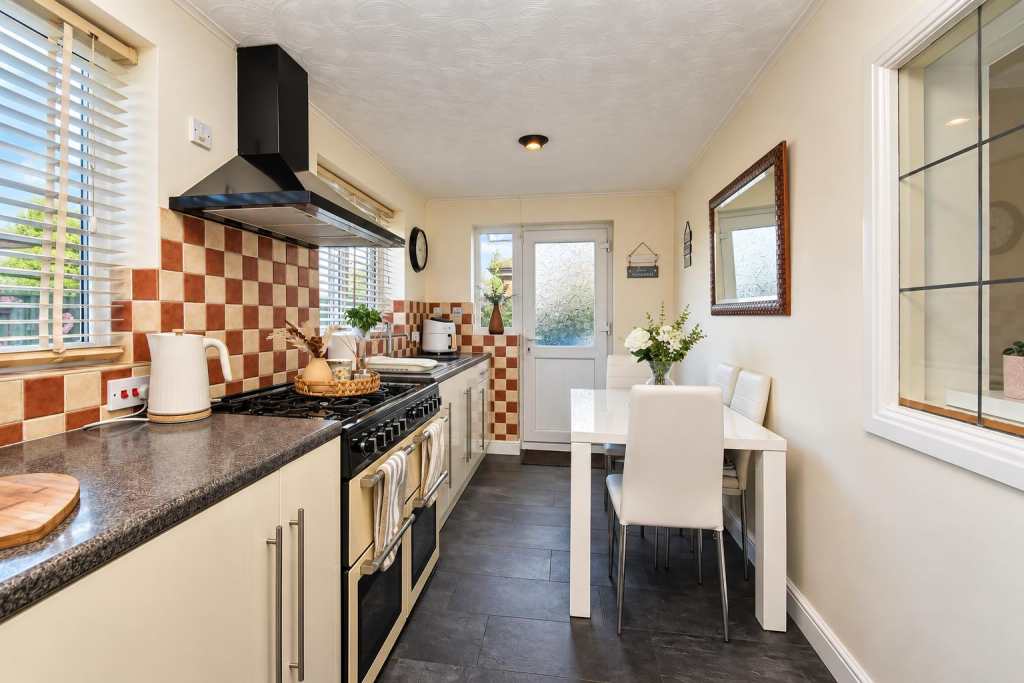 House in Hull - View 3