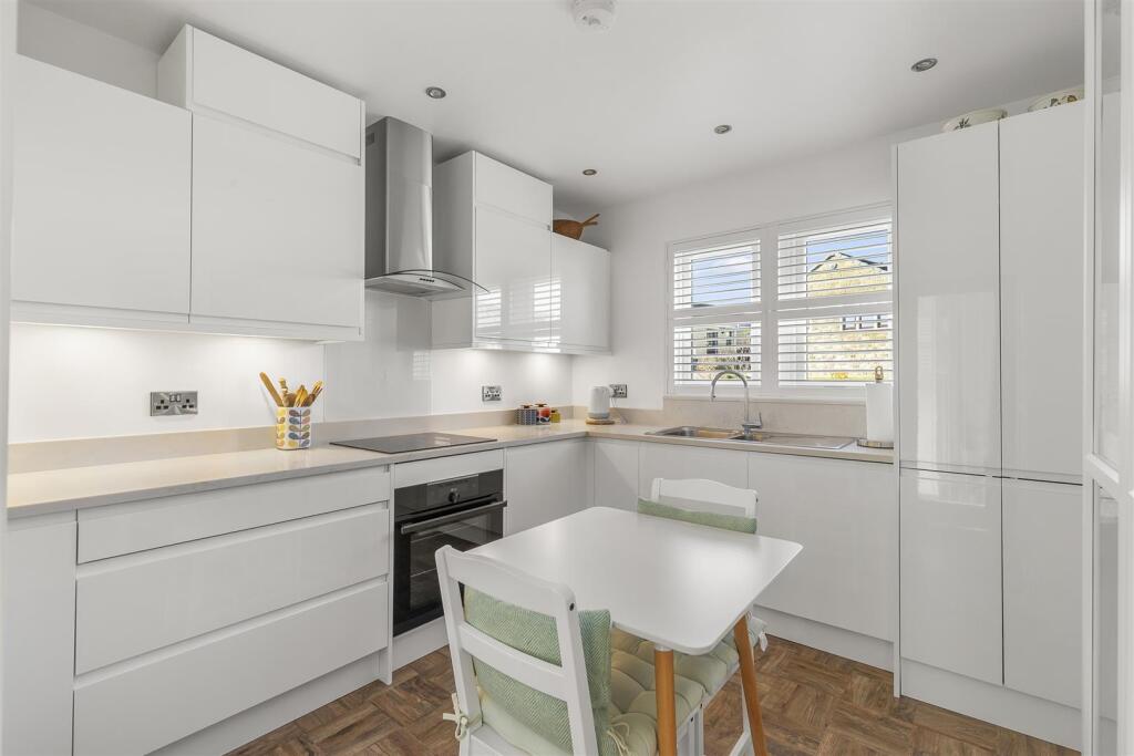 Hillside Close, Addingham, Ilkley - View 6