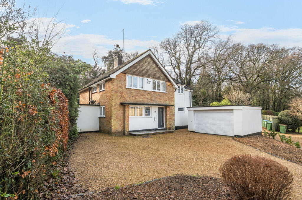 5-bed detached on Holly Hill, Bassett, Southampton, Hampshire, SO16, £825,000