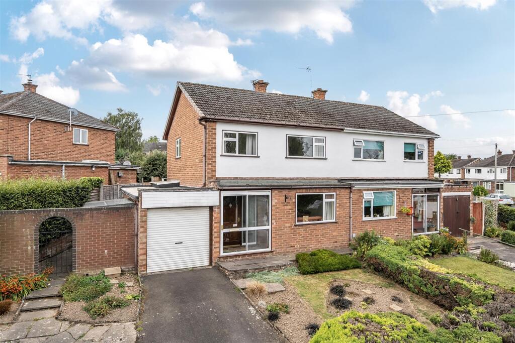 Main image of property: 8 Broad Oak Crescent, Bayston Hill, Shrewsbury, SY3 0ND