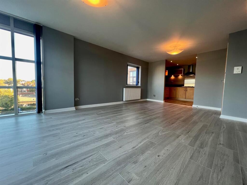 Apartment in York - View 2