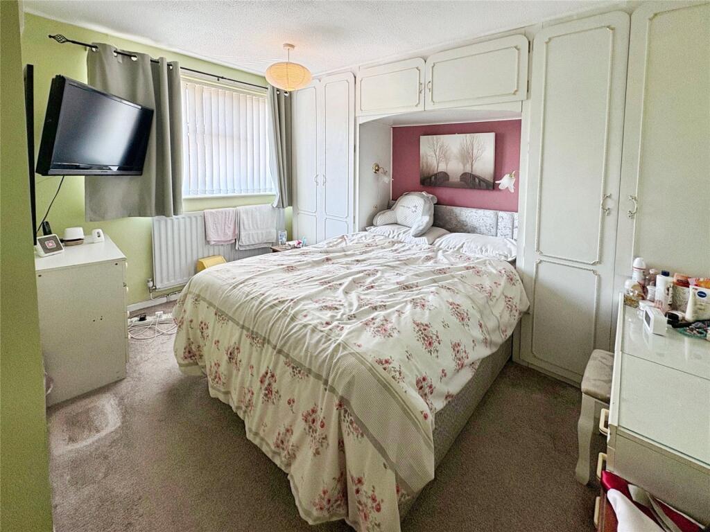 House in Bedworth, Collycroft - More