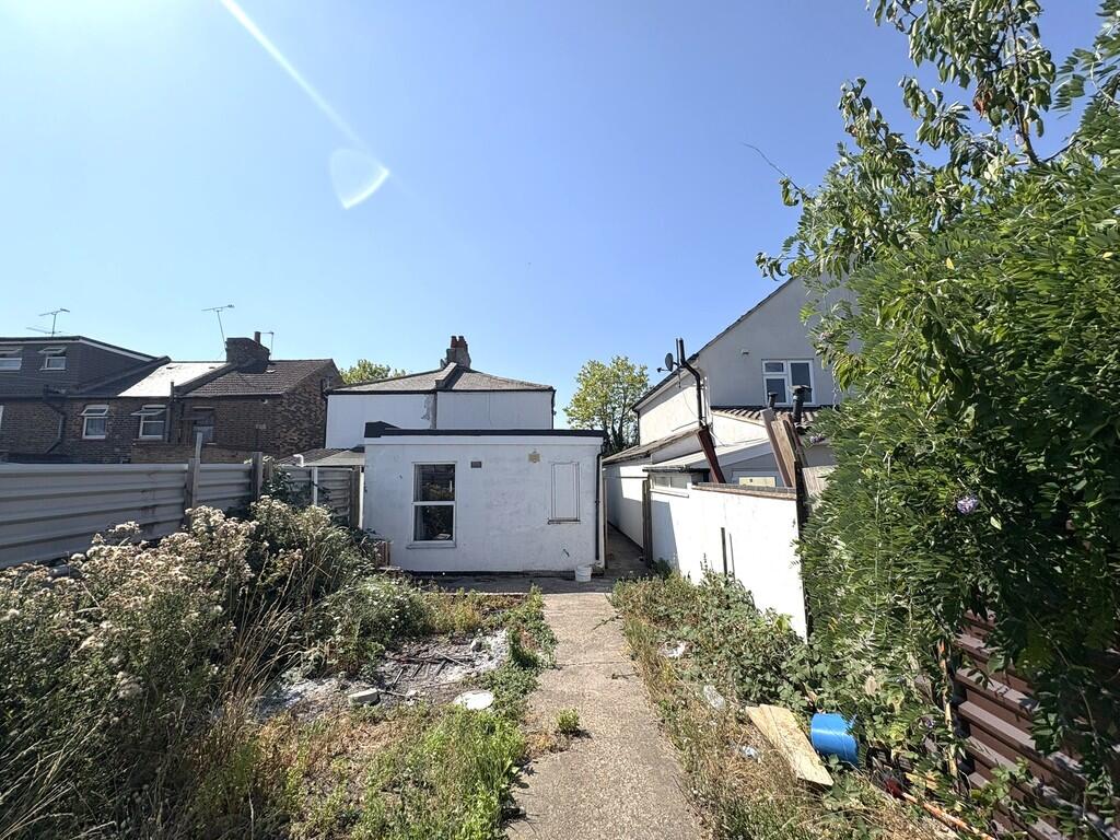 House in Southall - View 4