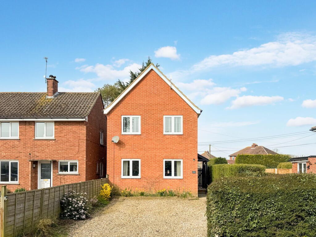 Main image of property: Hocket Crescent, Tunstall, Woodbridge, IP12
