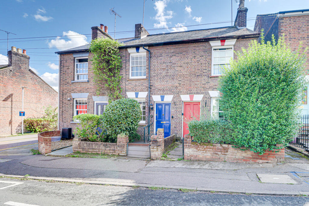 Main image of property: Cravells Road, Harpenden, AL5