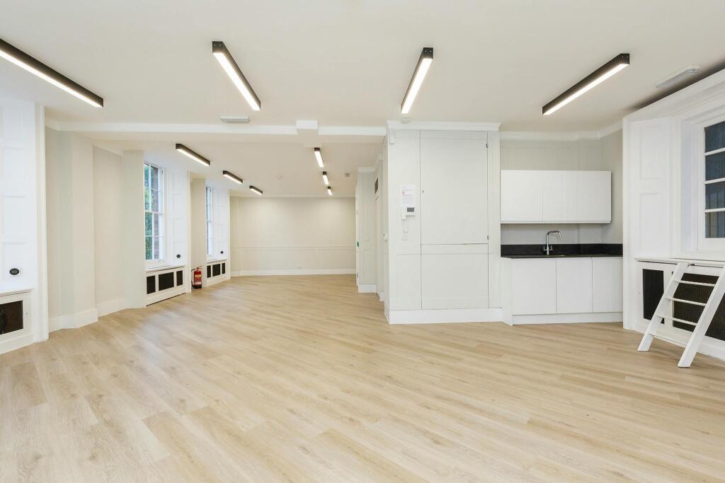 8A Brushfield Street 04.jpg