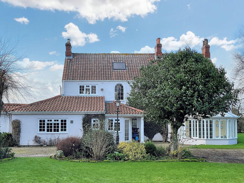 House in Stockton-on-Tees, Great and Little Broughton - View 2