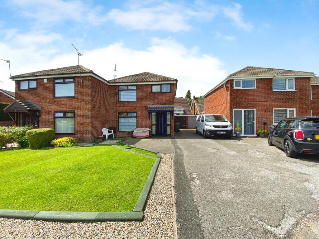 Lawnswood Grove, Elton, CH2, Elton