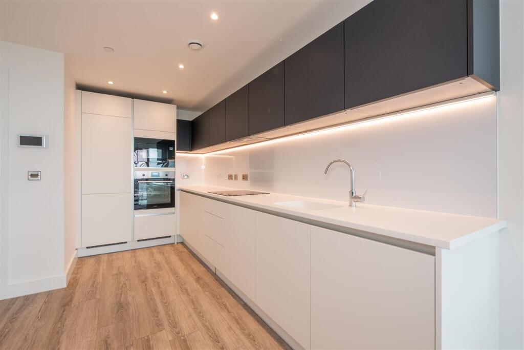 Apartment in Manchester - View 5