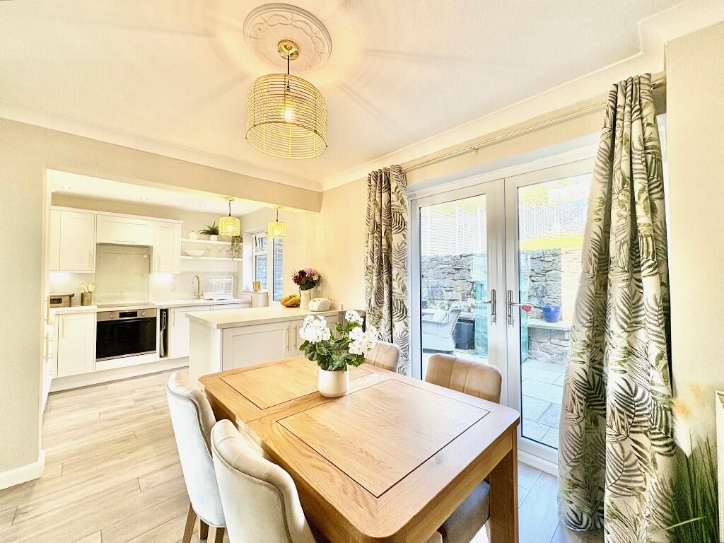 House in Derbyshire Dales, Matlock Town - More