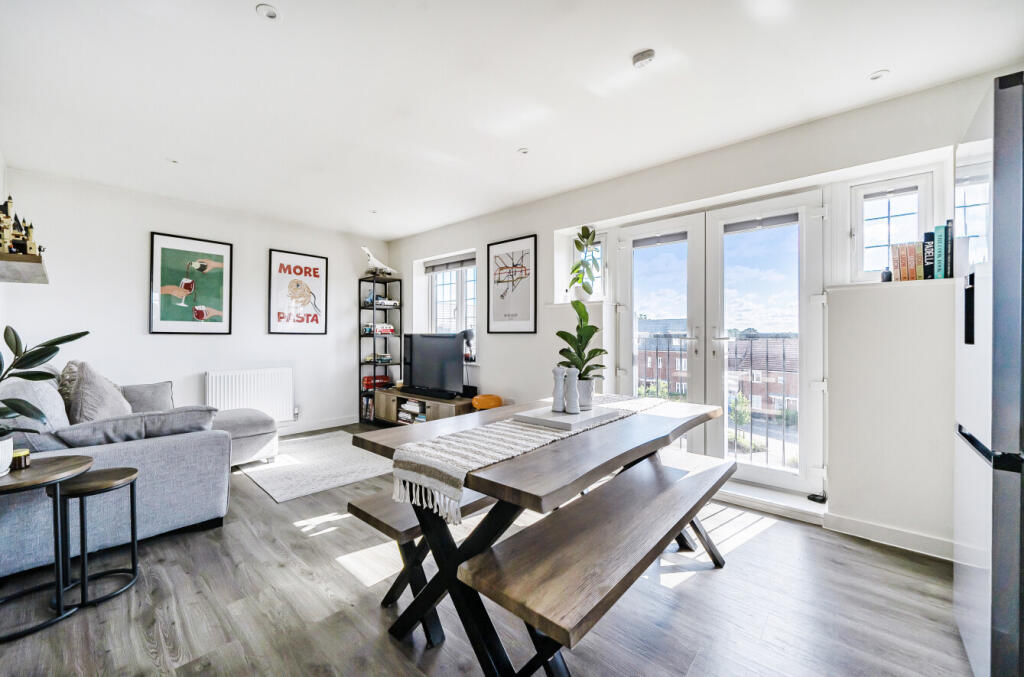 Apartment in Binfield, Blue Mountain, Temple Park - View 3