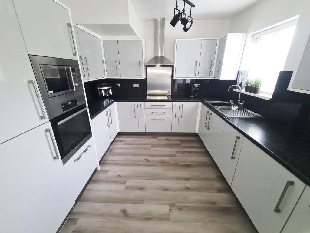 House in Tameside, Greater Manchester - More