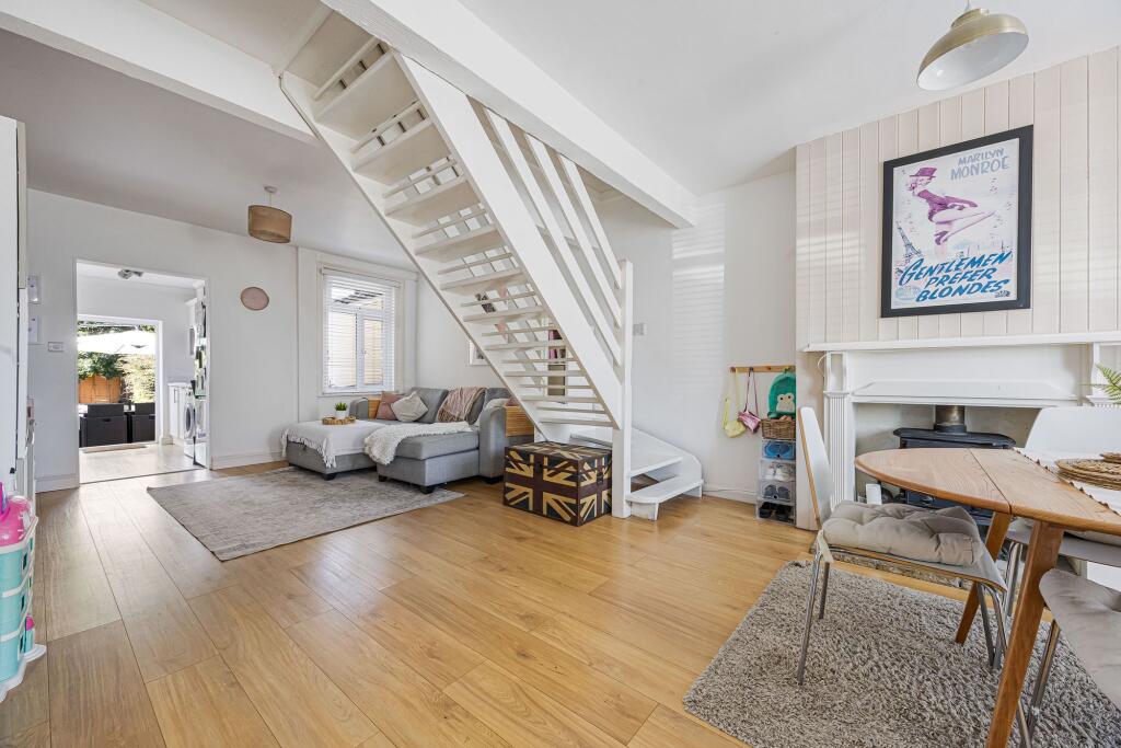 House in Swindon, Rodbourne Cheney, Central Swindon North - More