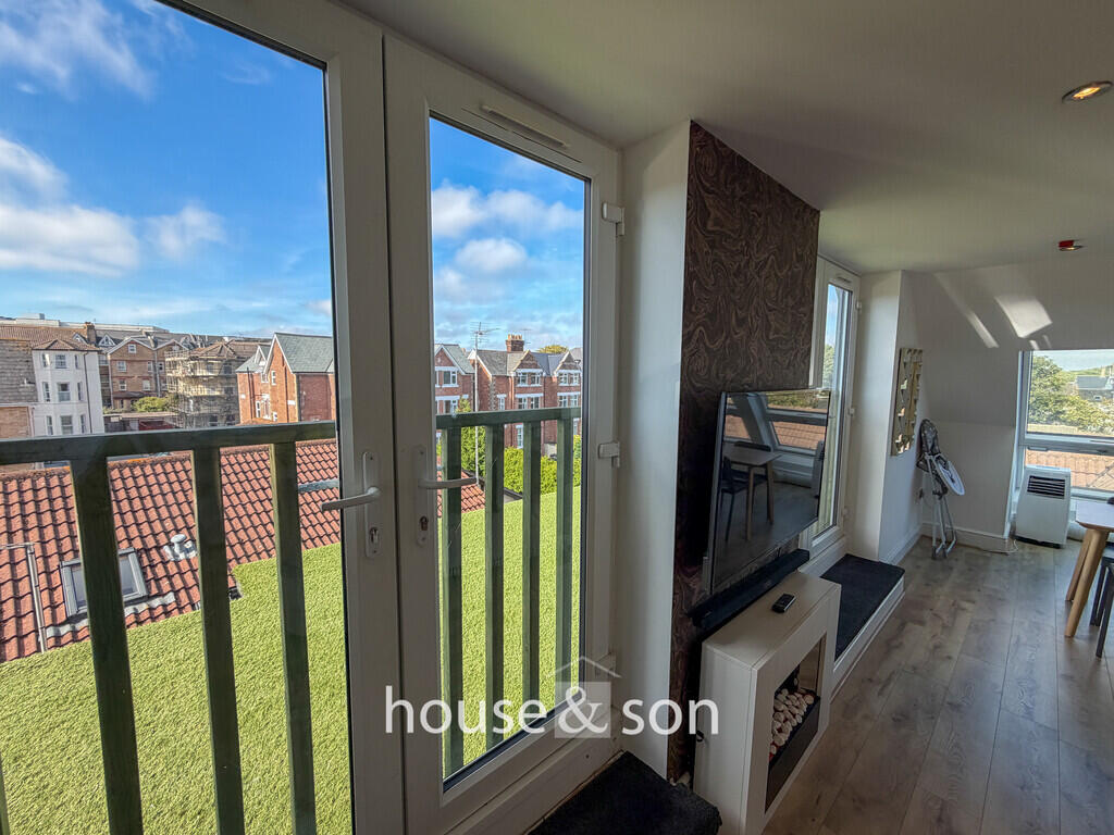 Apartment in Bournemouth, West Cliff - View 4