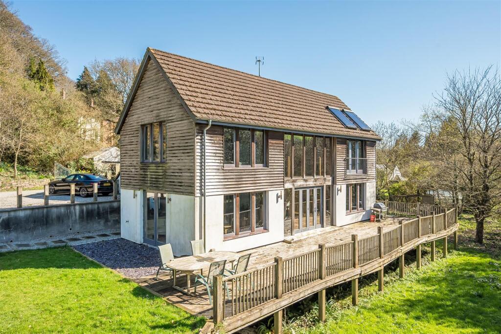Main image of property: Three Horseshoes, Cowley, Exeter