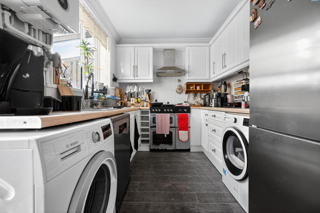 Main image of property: Anton Road, South Ockendon, RM15