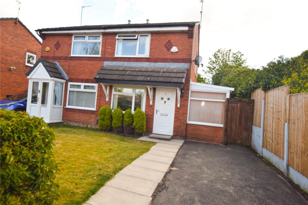 2-bed semi-detached on Penrose Gardens, Middleton, Manchester, Greater Manchester, M24, £200,000