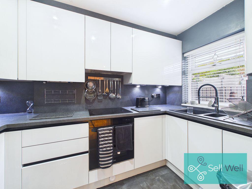 Mortlake Close, Worsley, Manchester photo 2