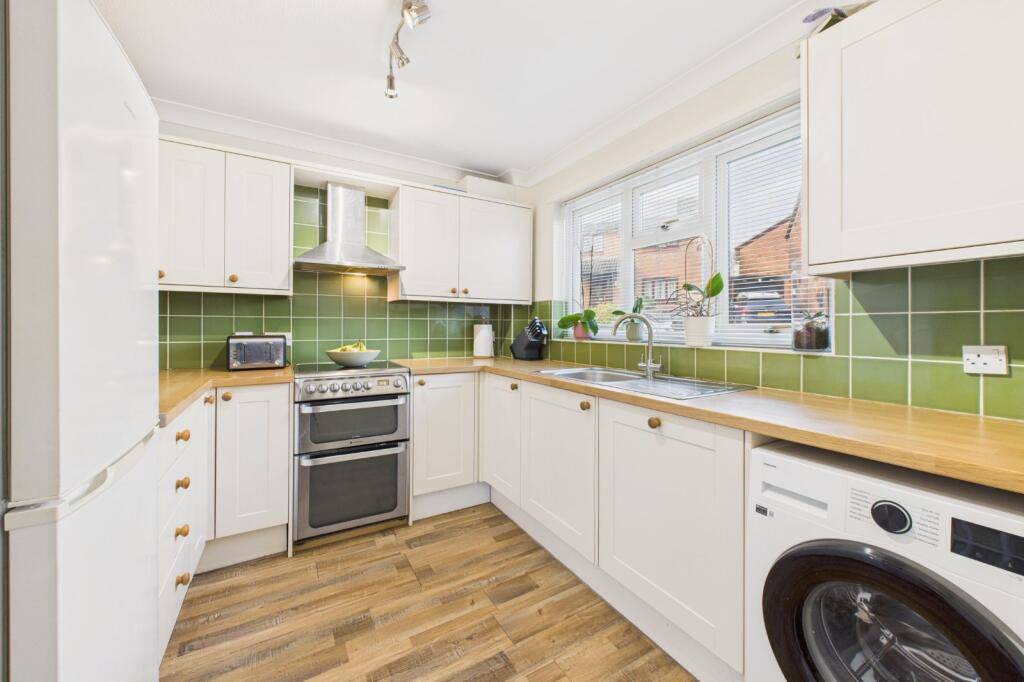Clover Drive, Poole, Dorset, BH17 photo 2